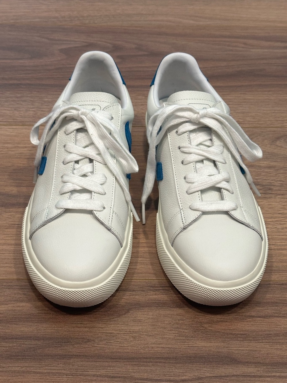 Veja Campo Leather Sneaker in White/Swedish Blue Size 7 - Picture 2 of 11